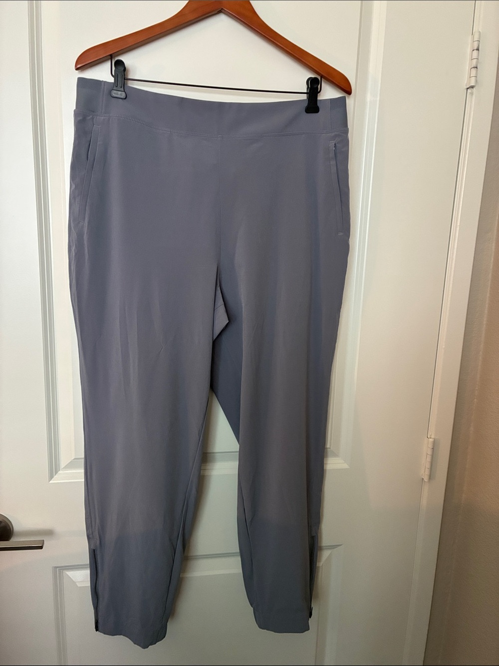 Athleta Women's Pull-On Pants - Slate Gray Leg Zipper Size 16